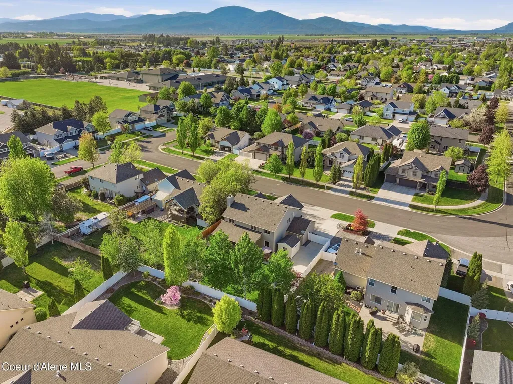 2548 W Blackberry Loop Hayden ID 83835