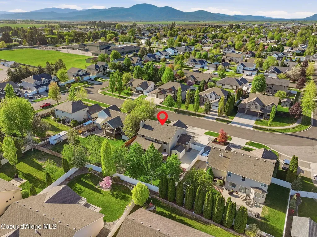 2548 W Blackberry Loop Hayden ID 83835