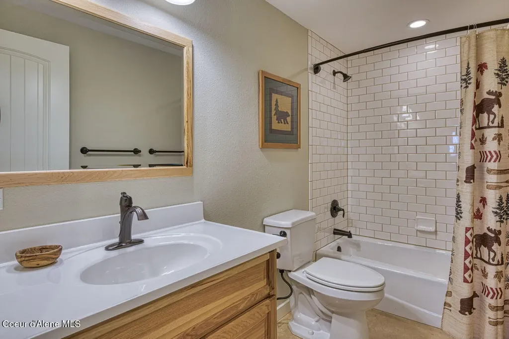 2310 Bottle Bay Road Sagle ID 83860