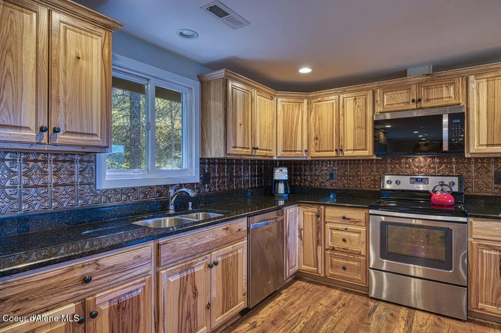 2310 Bottle Bay Road Sagle ID 83860