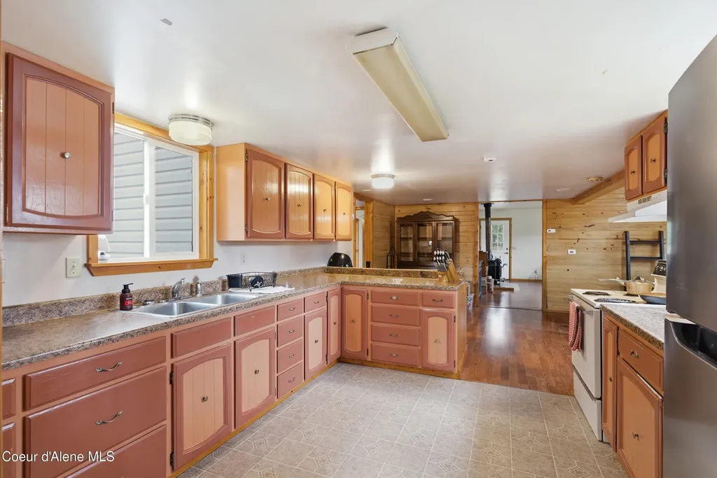 73894 U.s. 2 Moyie Springs ID 83845