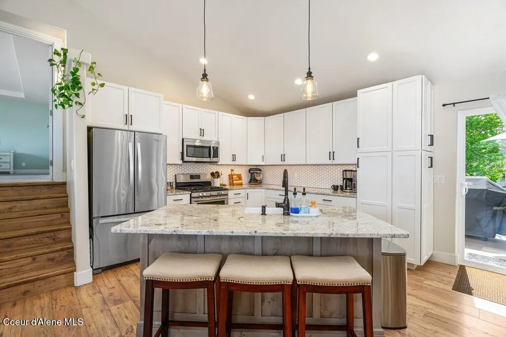8299 N Raspberry Lane Hayden ID 83835