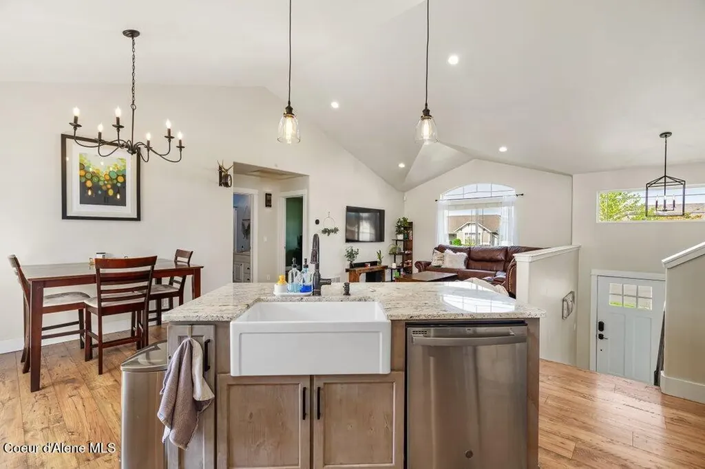 8299 N Raspberry Lane Hayden ID 83835