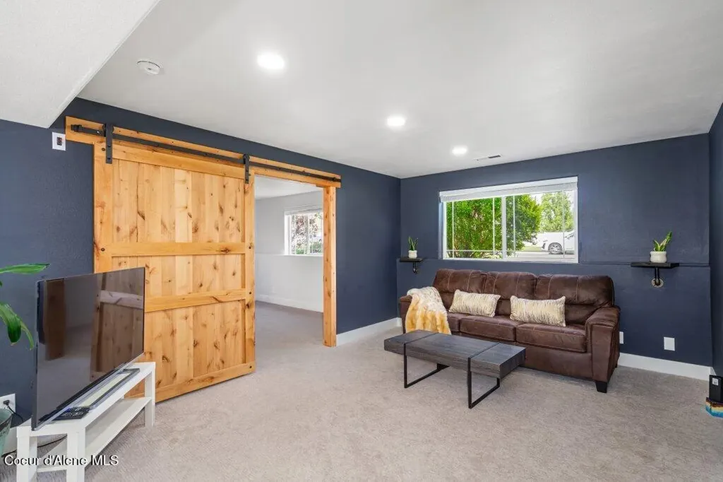 8299 N Raspberry Lane Hayden ID 83835