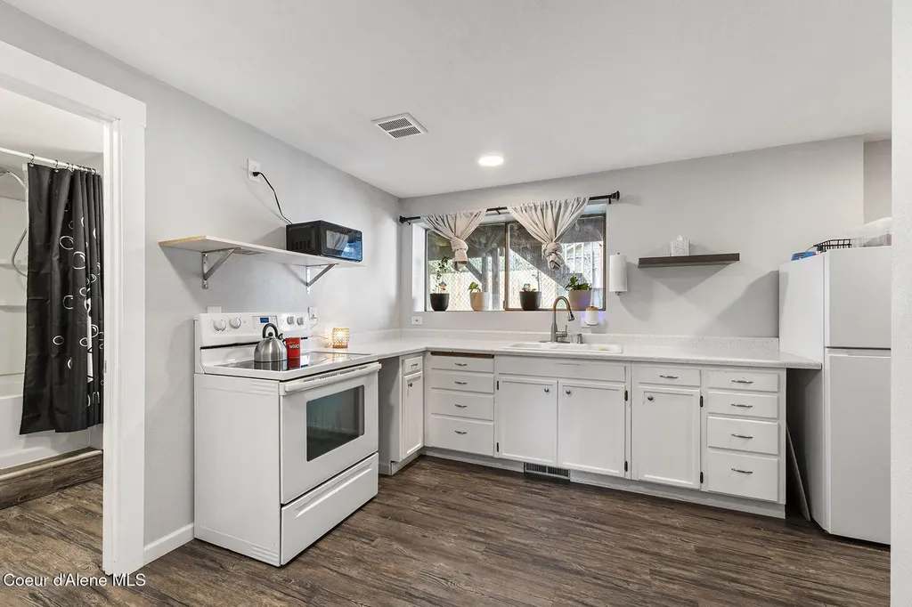 109 E Alvis Road Hayden ID 83835