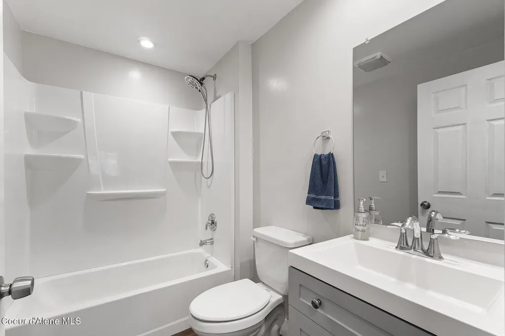 109 E Alvis Road Hayden ID 83835