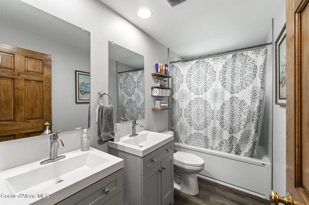 109 E Alvis Road Hayden ID 83835