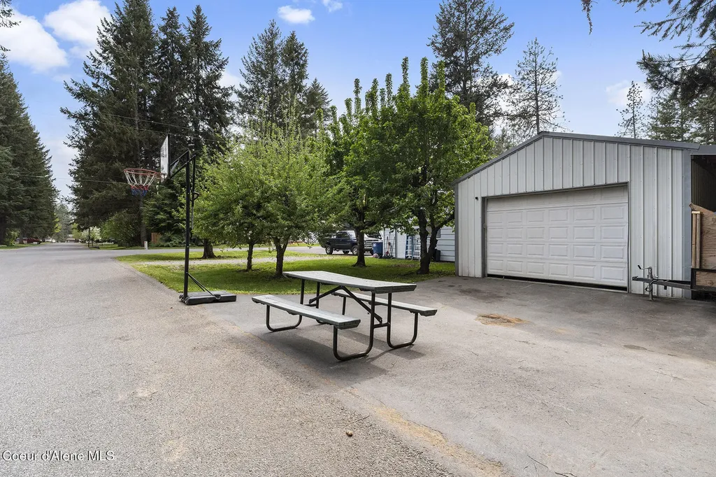 109 E Alvis Road Hayden ID 83835