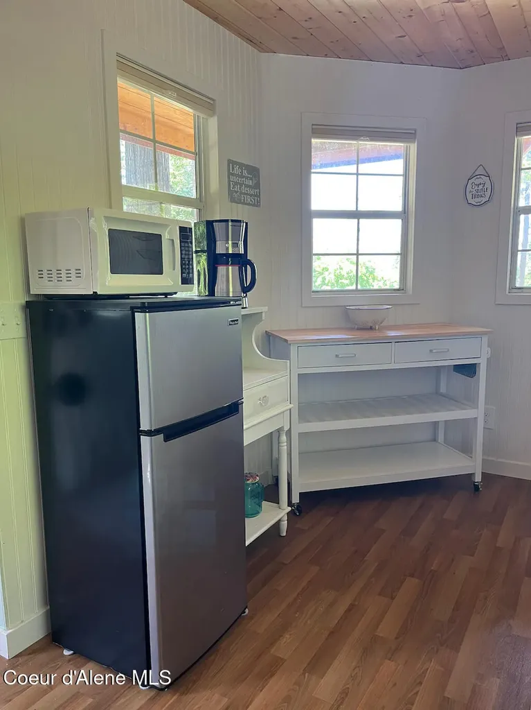191 Sunset View Lane Hope ID 83836