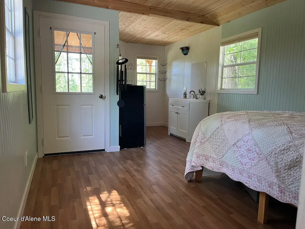 191 Sunset View Lane Hope ID 83836