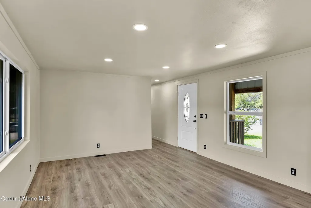 28128 N Highway 41 Spirit Lake ID 83869