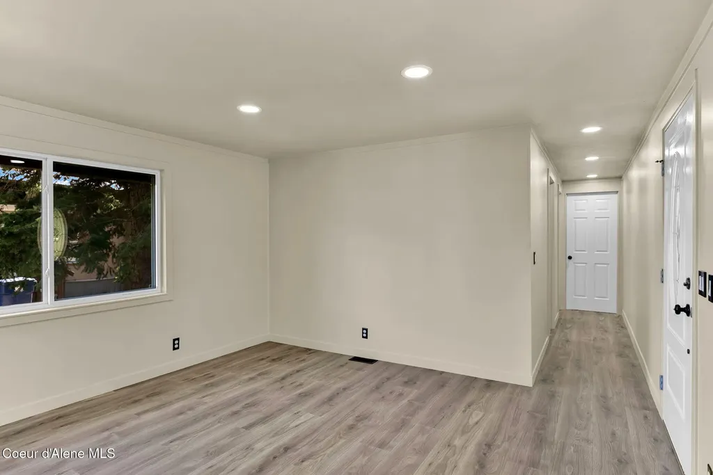 28128 N Highway 41 Spirit Lake ID 83869
