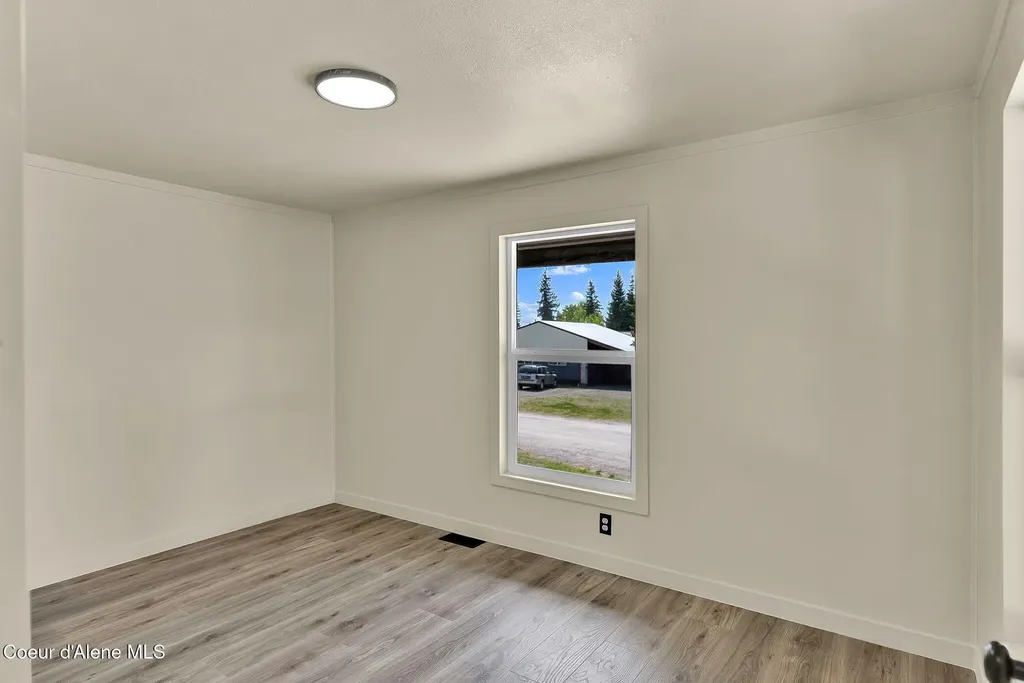 28128 N Highway 41 Spirit Lake ID 83869