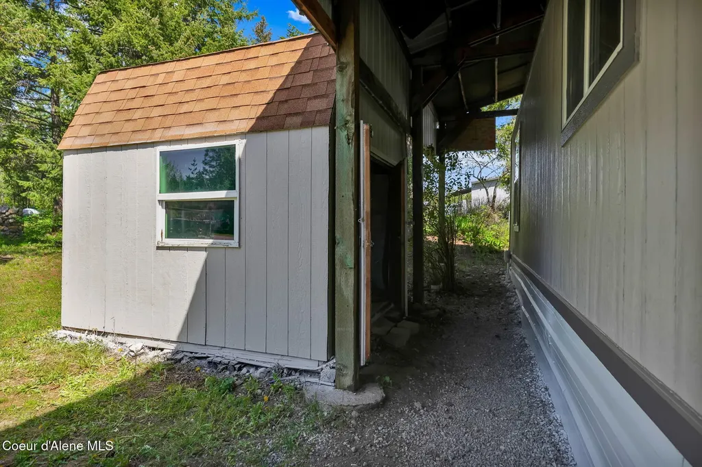 28128 N Highway 41 Spirit Lake ID 83869