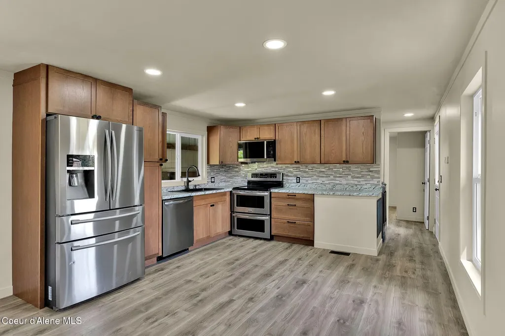 28128 N Highway 41 Spirit Lake ID 83869
