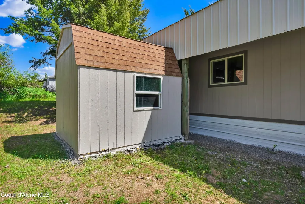 28128 N Highway 41 Spirit Lake ID 83869