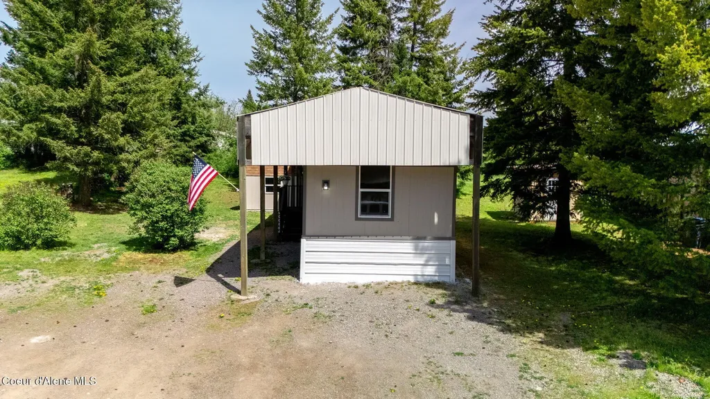 28128 N Highway 41 Spirit Lake ID 83869