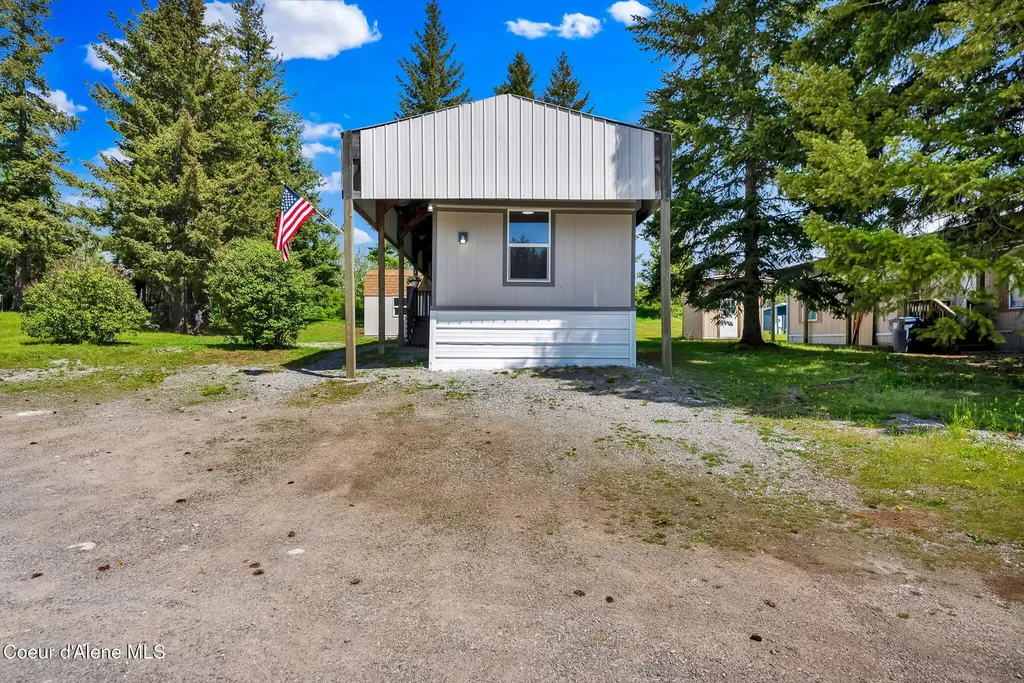 28128 N Highway 41 Spirit Lake ID 83869