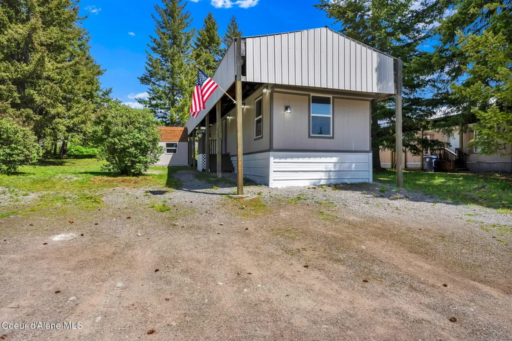 28128 N Highway 41 Spirit Lake ID 83869