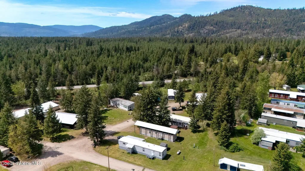 28128 N Highway 41 Spirit Lake ID 83869