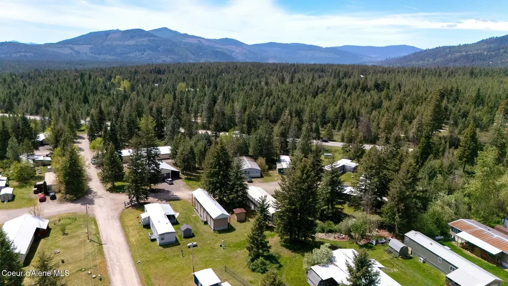 28128 N Highway 41 Spirit Lake ID 83869