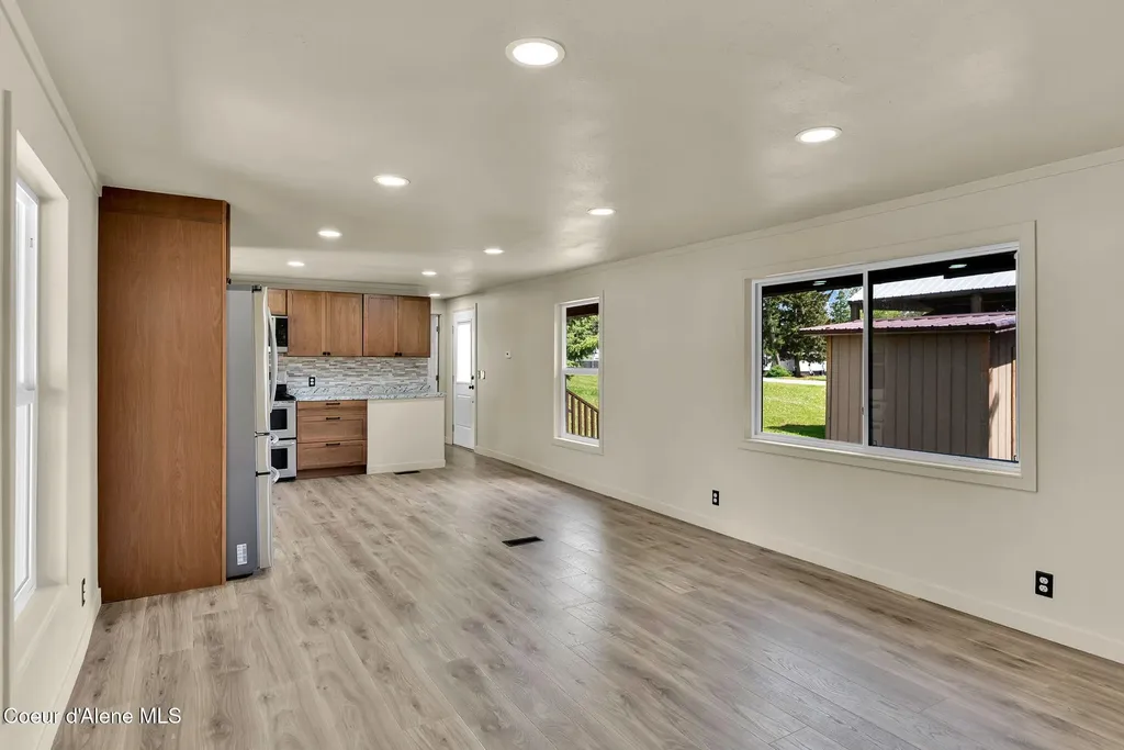 28128 N Highway 41 Spirit Lake ID 83869