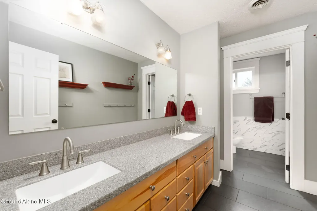 1673 Christopher Lane Moscow ID 83843