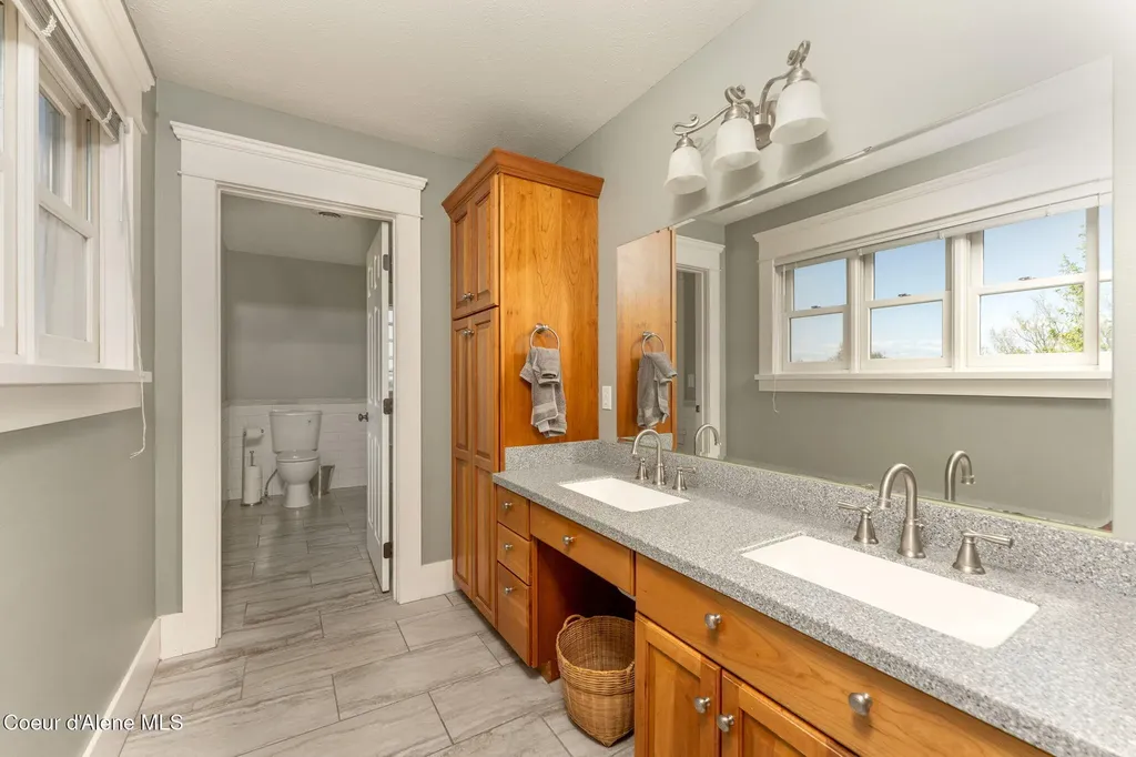 1673 Christopher Lane Moscow ID 83843
