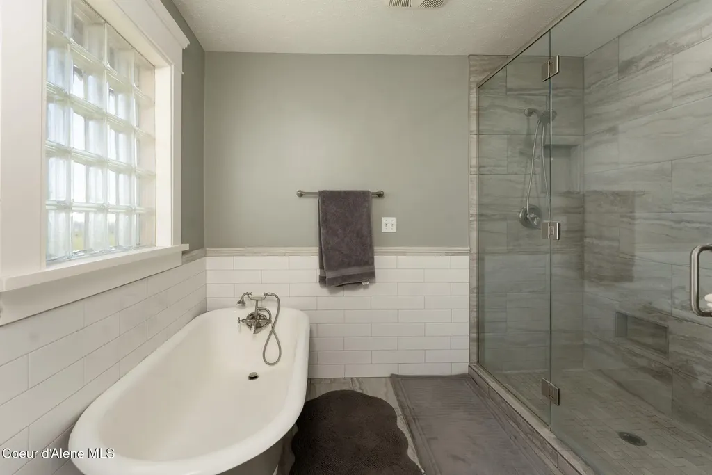 1673 Christopher Lane Moscow ID 83843