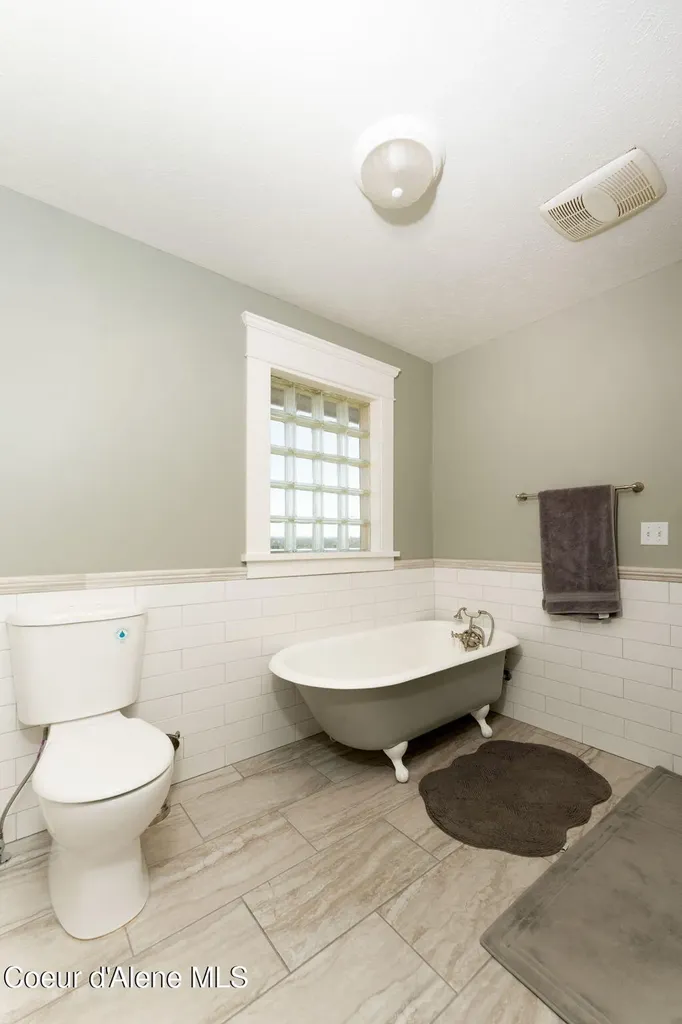 1673 Christopher Lane Moscow ID 83843