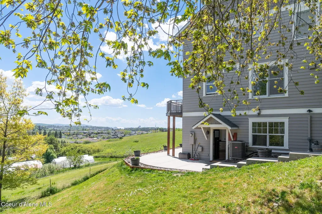 1673 Christopher Lane Moscow ID 83843