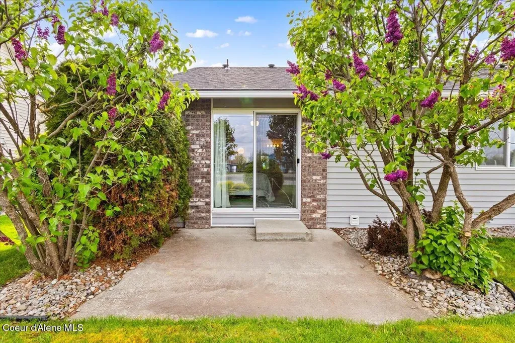 2720 N Sand Trap Way Post Falls ID 83854