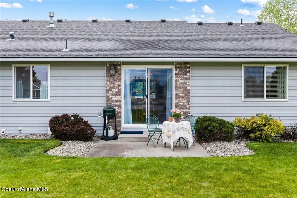 2720 N Sand Trap Way Post Falls ID 83854