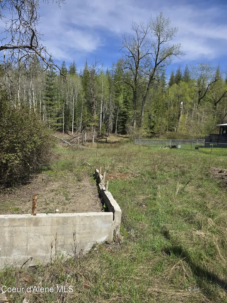 821 Lower Page Road Smelterville ID 83868