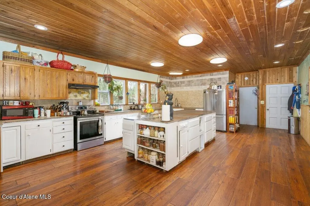 784 Twin Rivers Road Athol ID 83801