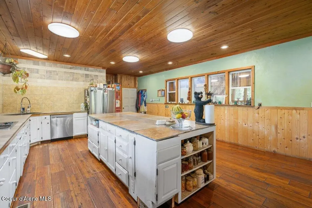 784 Twin Rivers Road Athol ID 83801