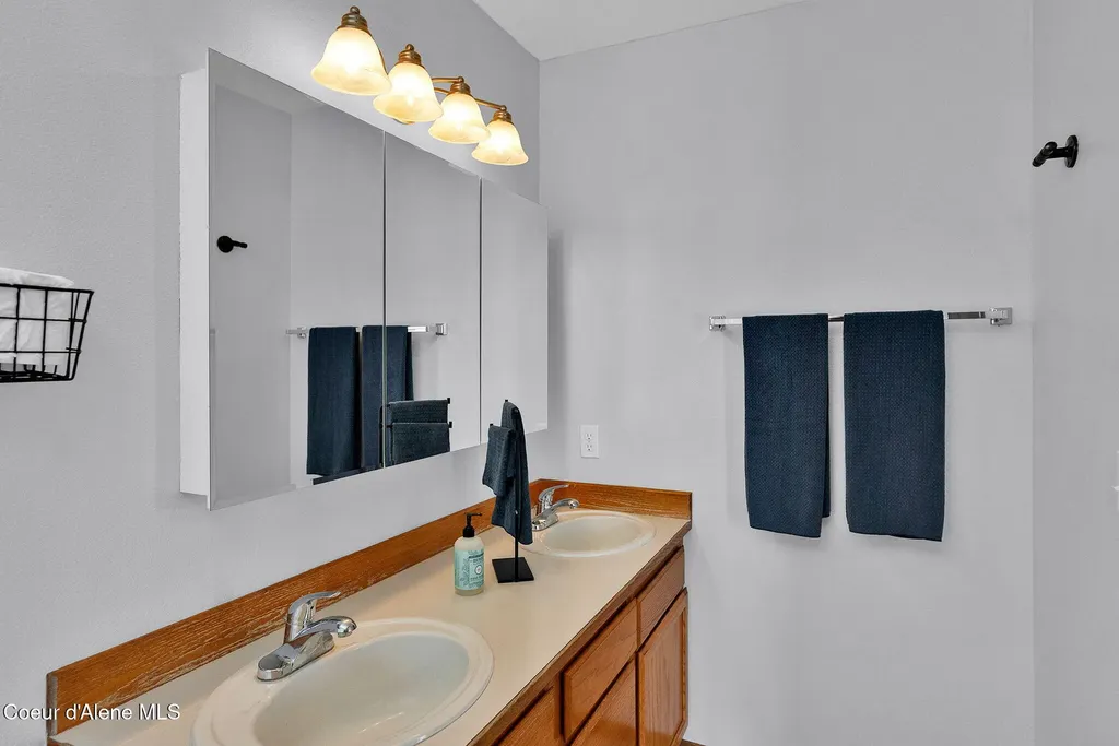 26731 N Bitterroot Court Athol ID 83801