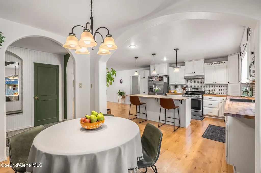 883 Mountain View Road Clark Fork ID 83811