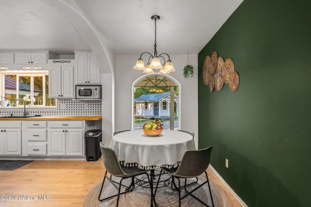 883 Mountain View Road Clark Fork ID 83811