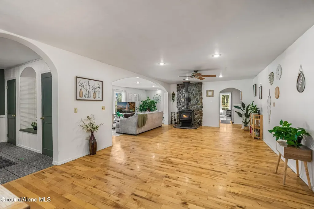 883 Mountain View Road Clark Fork ID 83811