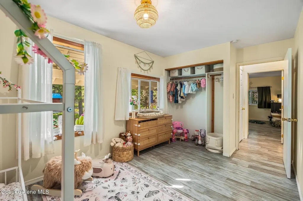 883 Mountain View Road Clark Fork ID 83811