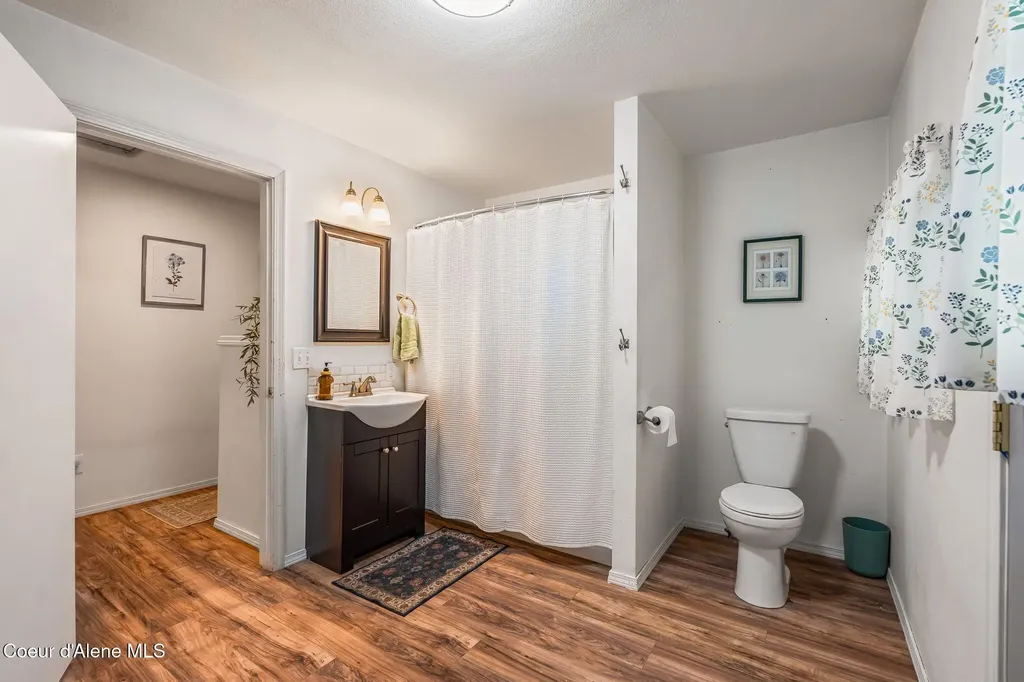883 Mountain View Road Clark Fork ID 83811