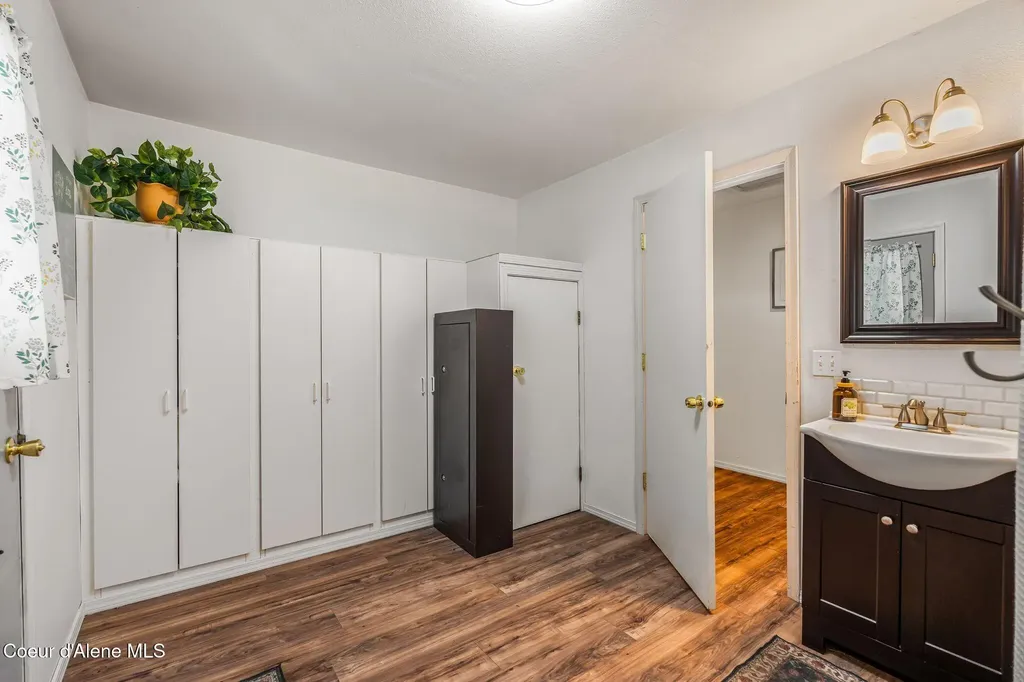 883 Mountain View Road Clark Fork ID 83811