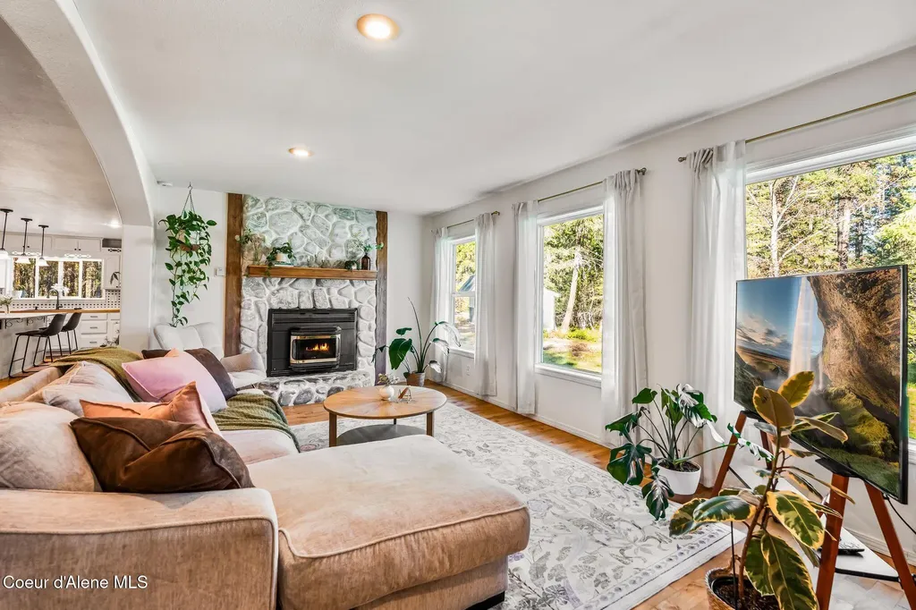883 Mountain View Road Clark Fork ID 83811