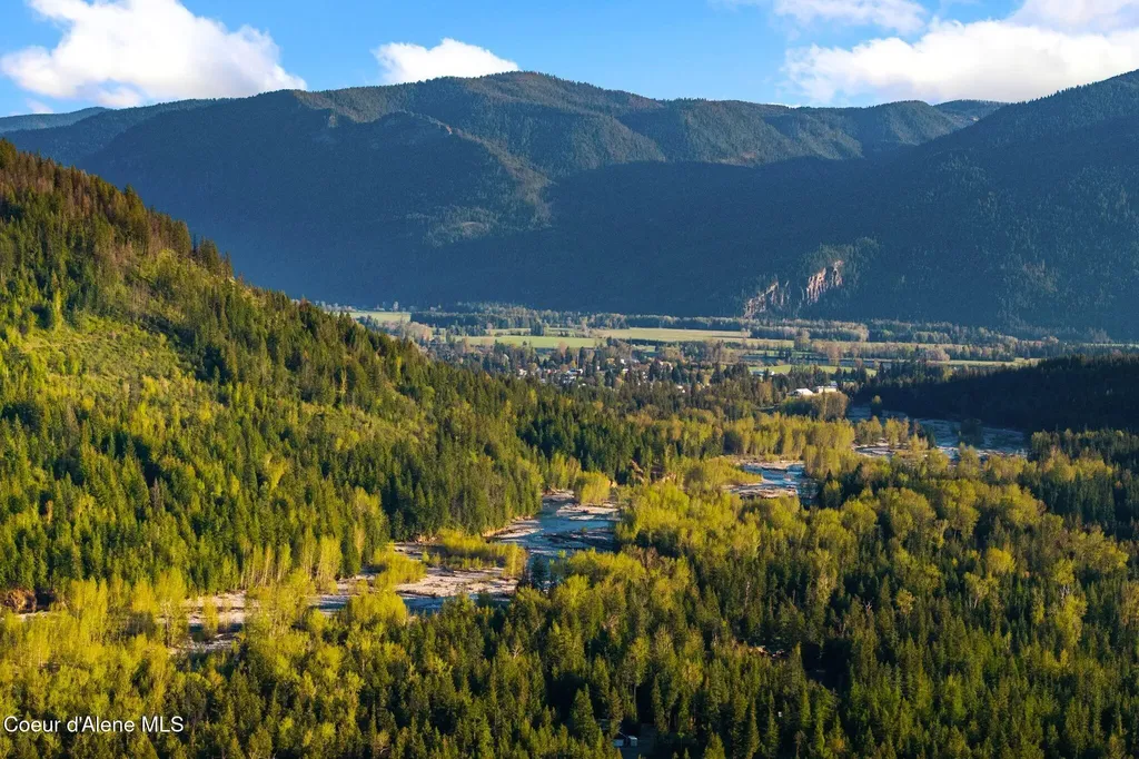 883 Mountain View Road Clark Fork ID 83811