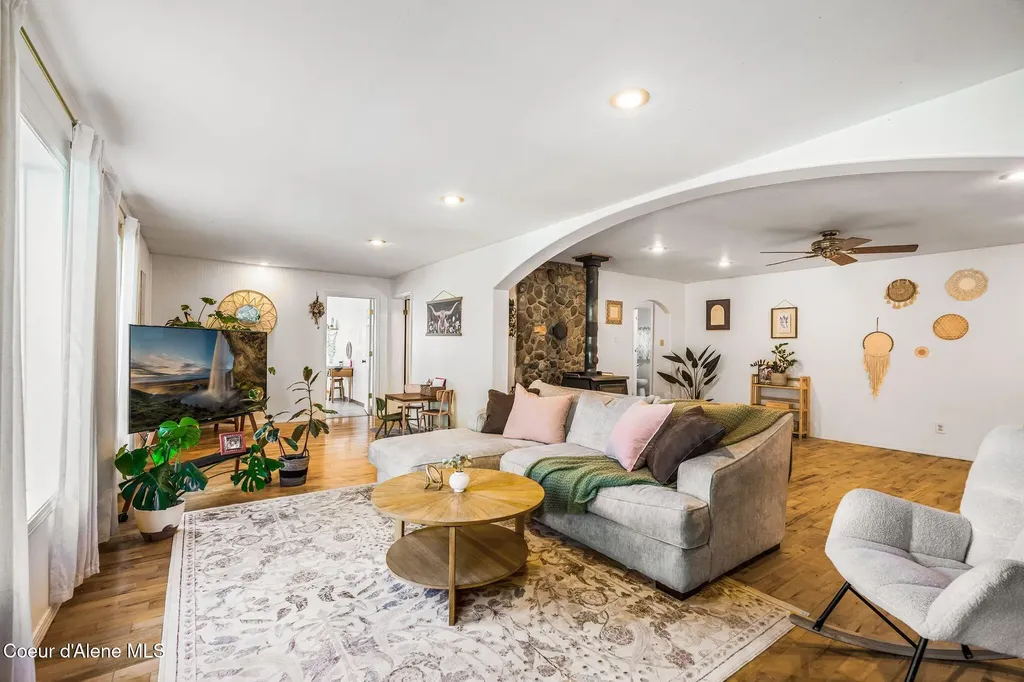 883 Mountain View Road Clark Fork ID 83811