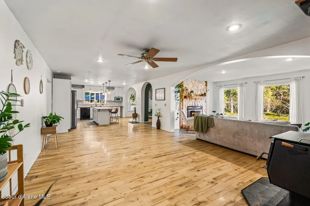 883 Mountain View Road Clark Fork ID 83811