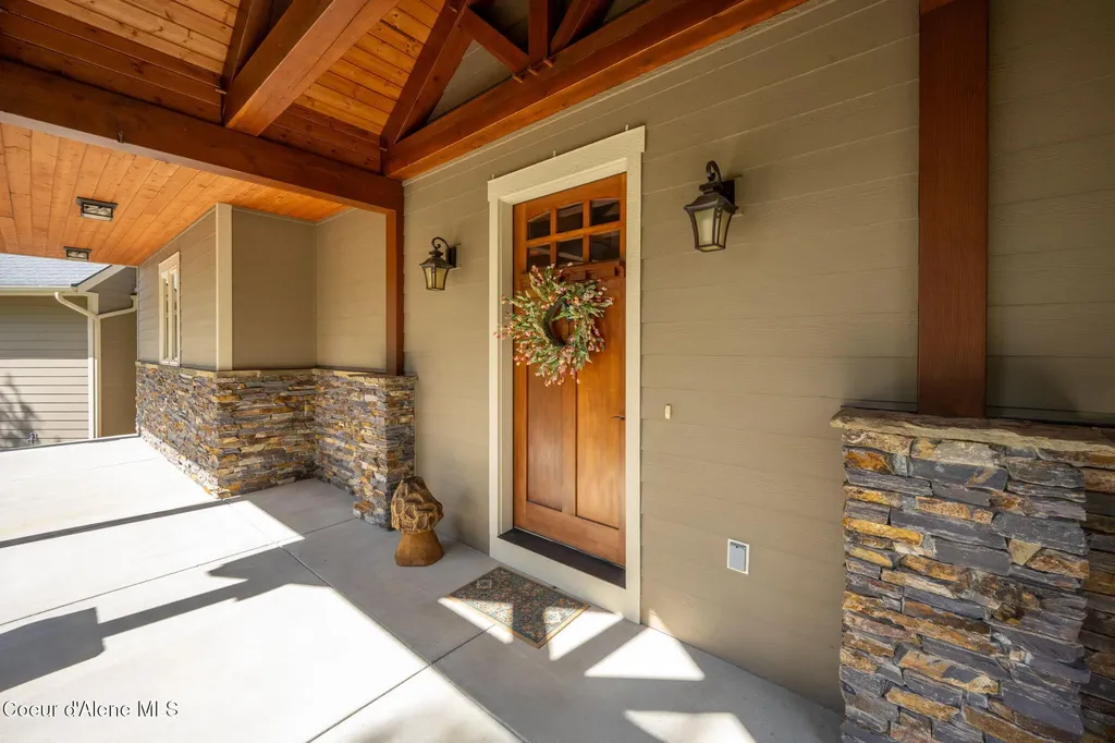 645 Eagle Crest Drive Sagle ID 83860