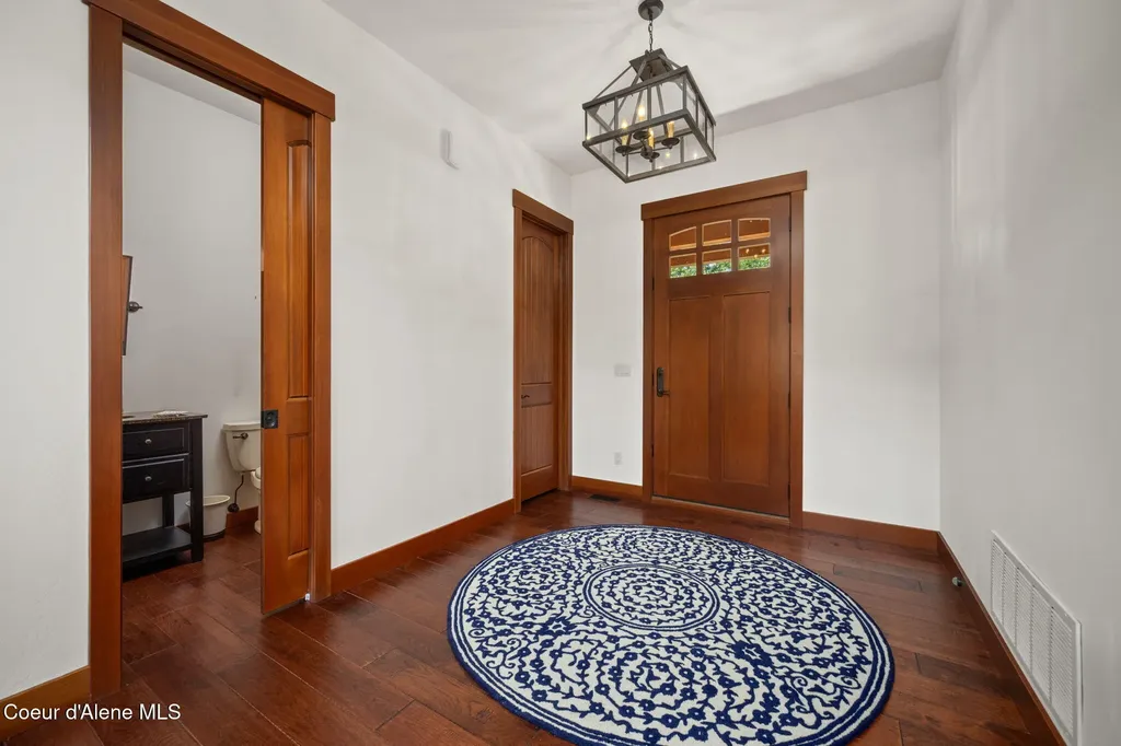 645 Eagle Crest Drive Sagle ID 83860