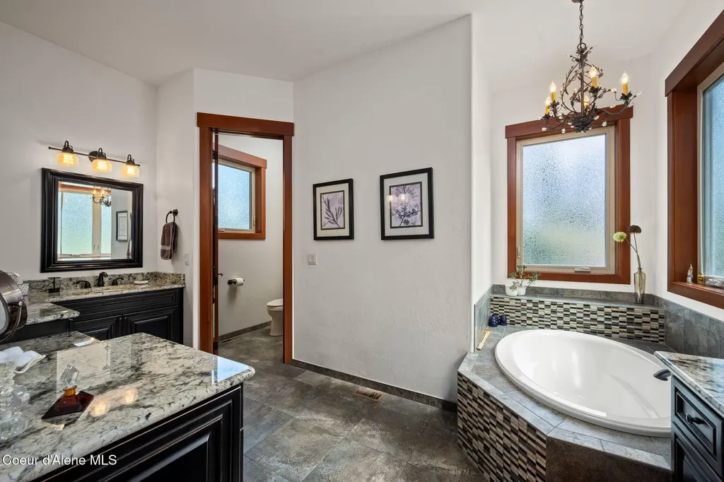 645 Eagle Crest Drive Sagle ID 83860